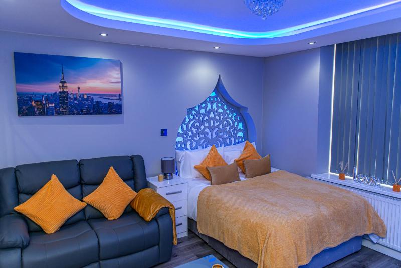 Deluxe Studio Apartment image 1