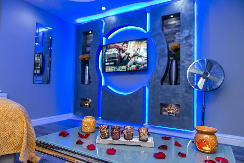 Deluxe Studio Apartment image 4