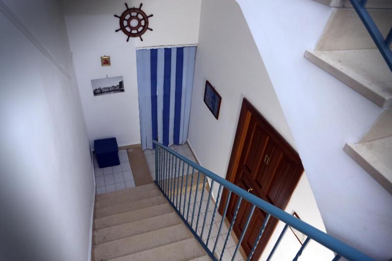 Triple Room with Partial Sea View image 4