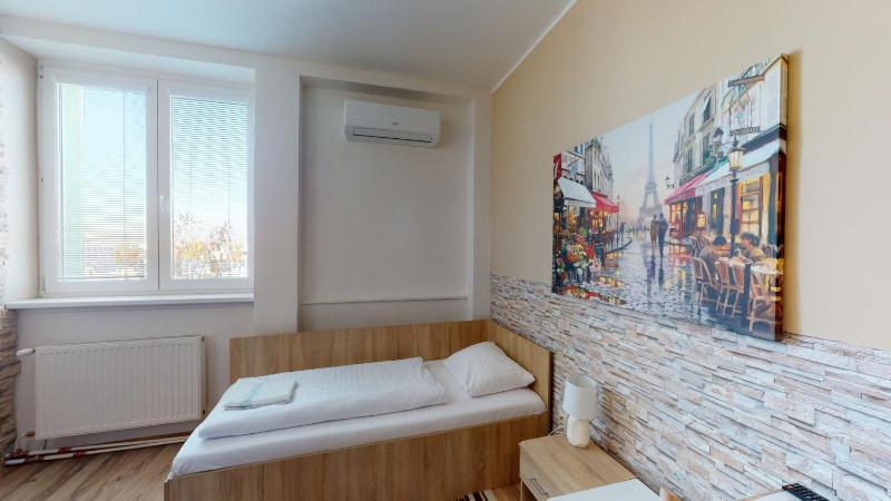 Single Room image 4