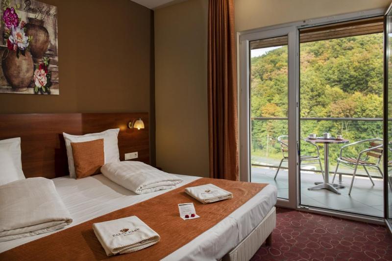 Triple Room with Mountain View image 1