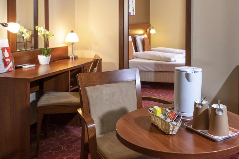 One-Bedroom Suite image 2