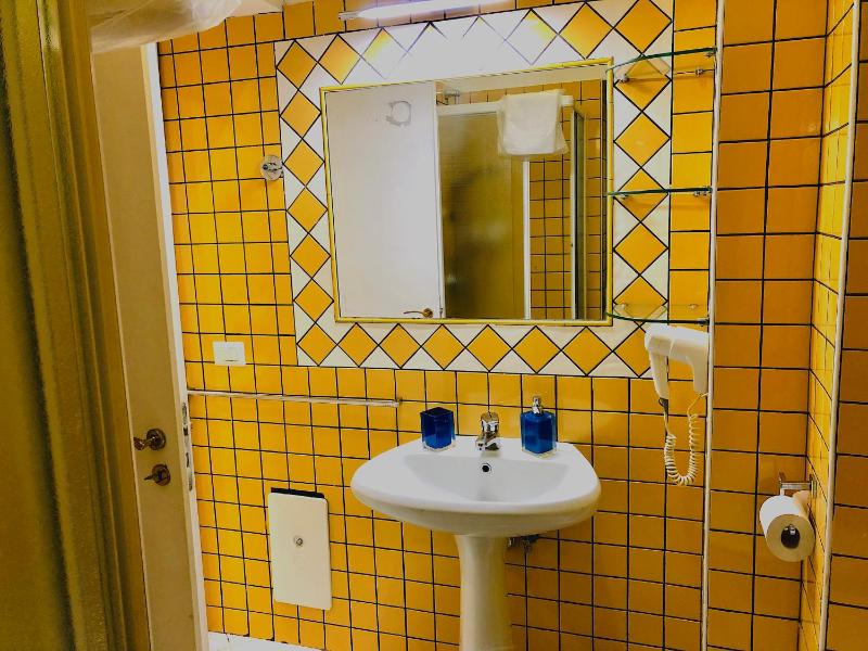 One-Bedroom Apartment image 3