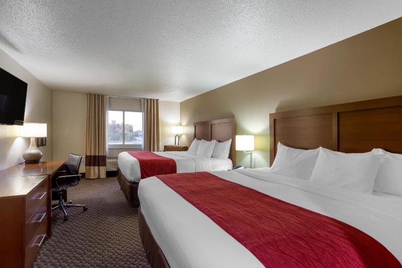 King Room with Two King Beds - Non-Smoking image 4