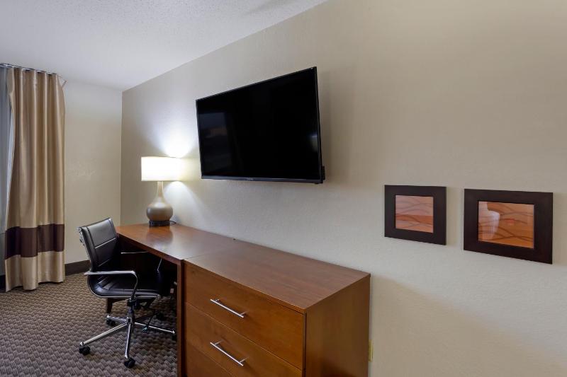 Superior King Room - Non-Smoking image 3