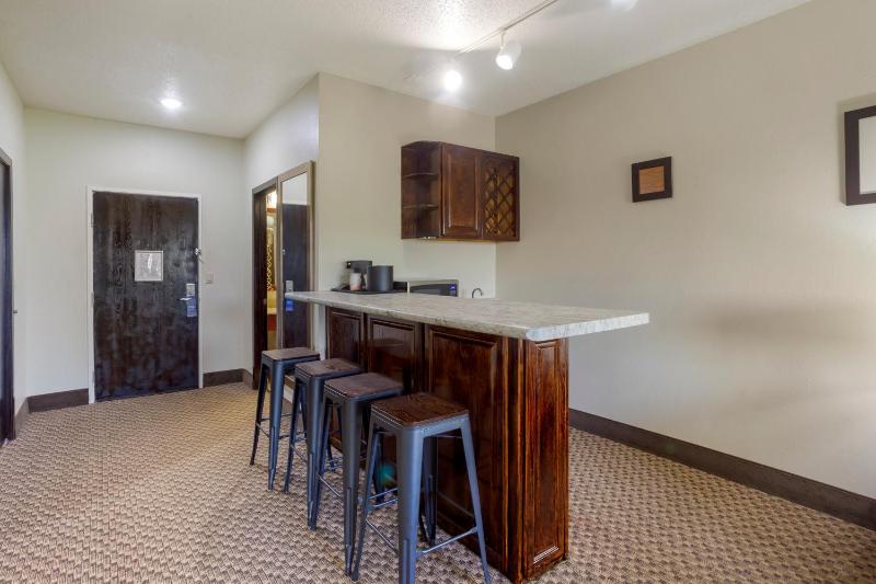 Presidential Suite - Non-Smoking image 2
