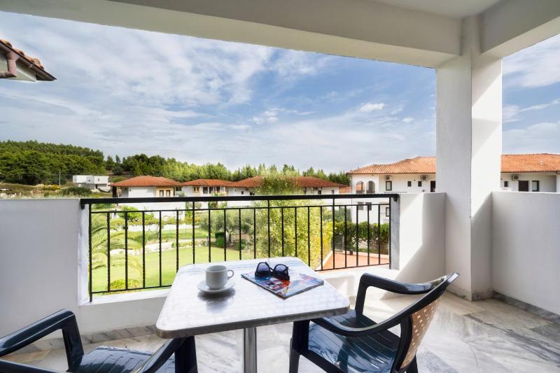Triple Studio with Garden View image 4
