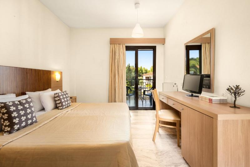 Family Apartment with Garden View image 1