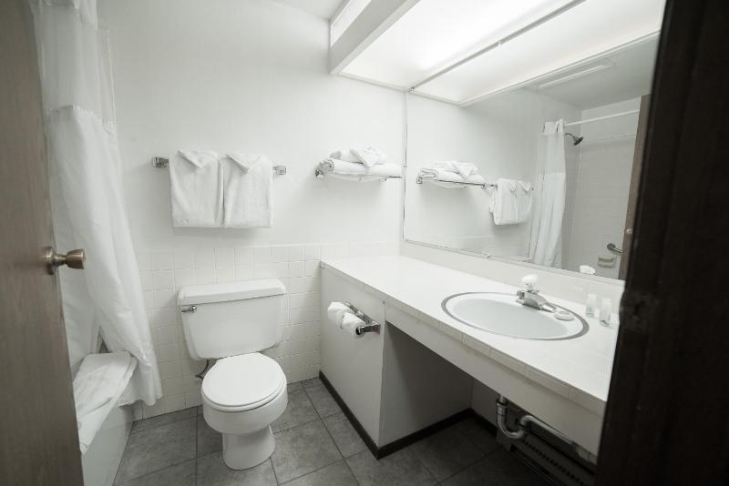 Homestead Double King Room image 2