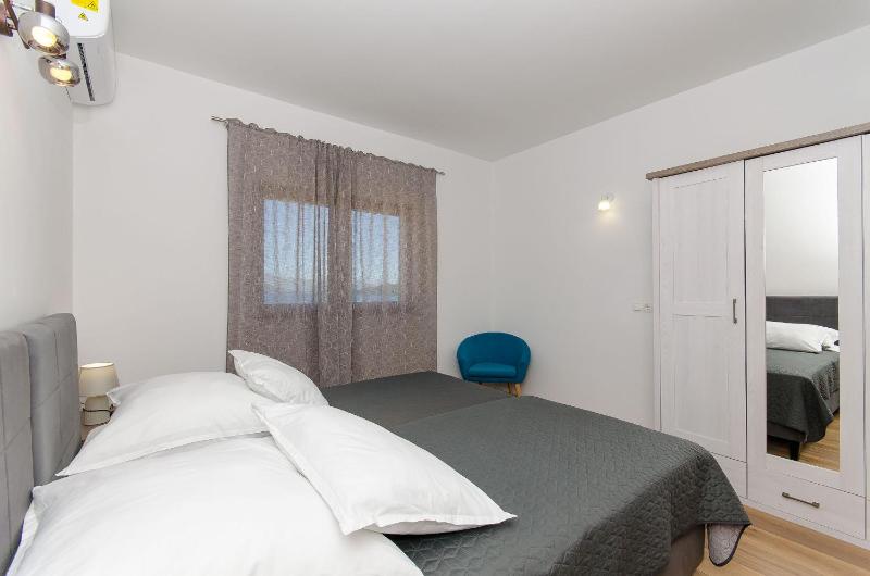 Apartments Koras - image 11