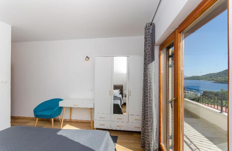 Apartments Koras - image 2