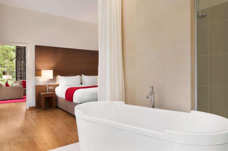 Suite image 2
