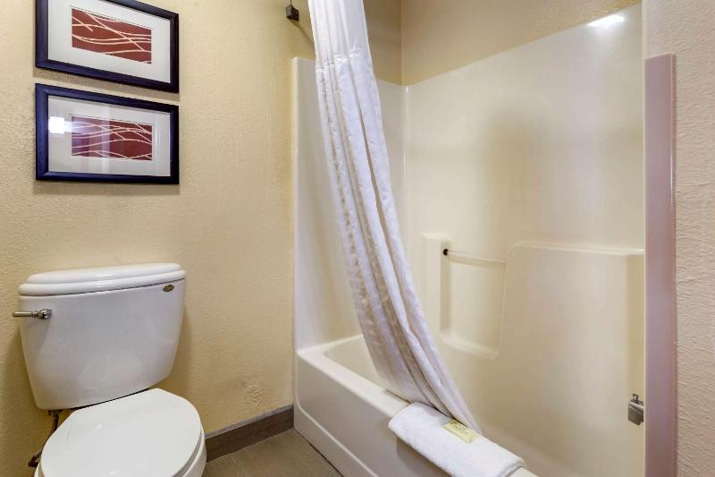 King Room image 3