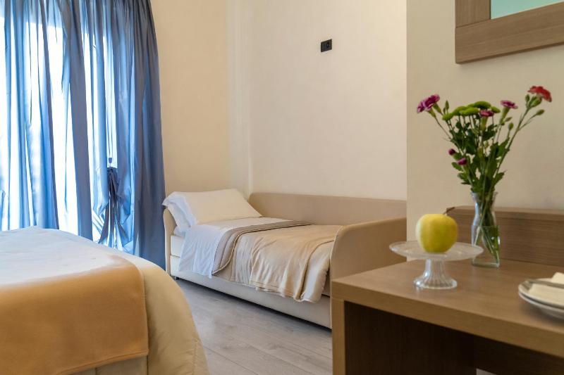 Triple Room with Balcony image 3