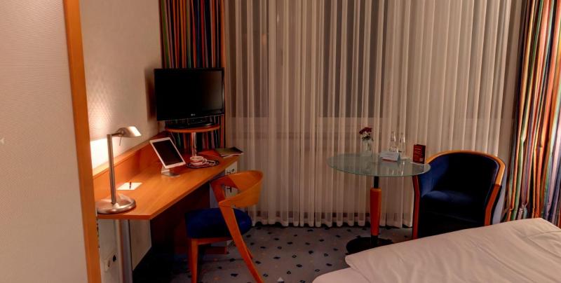 Single Room image 3