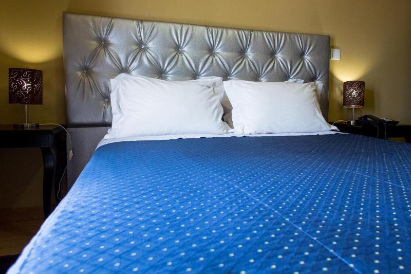 Double Room image 4