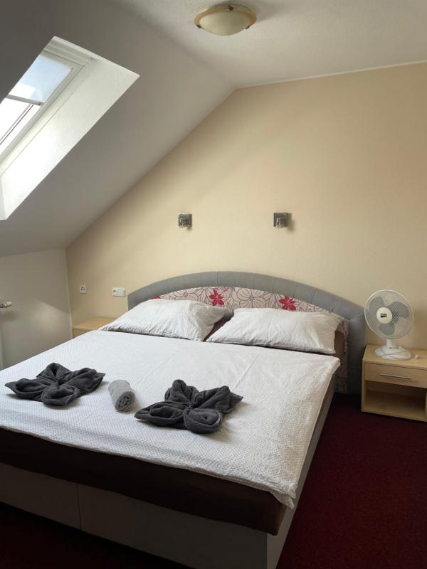 Standard Double Room image 1