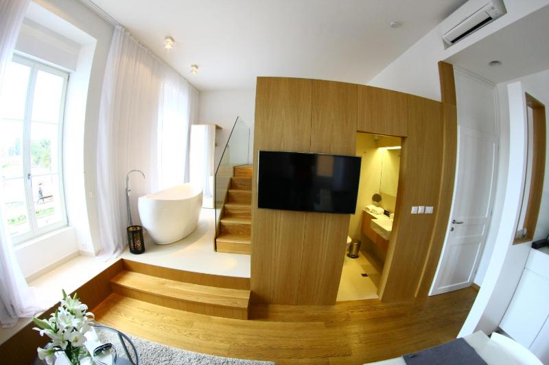 The Bridge Luxury Apartments - image 2