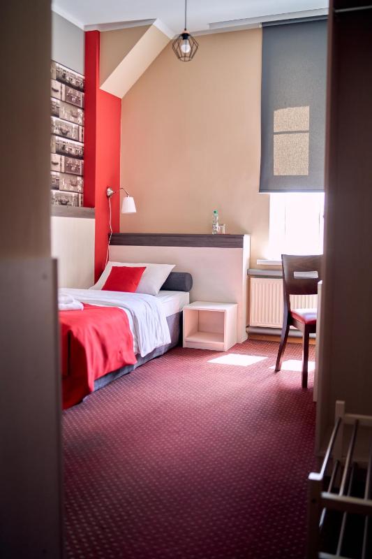 Single Room image 4