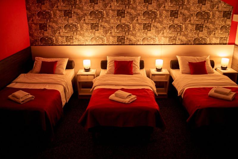 Quadruple Room with Bathroom image 2