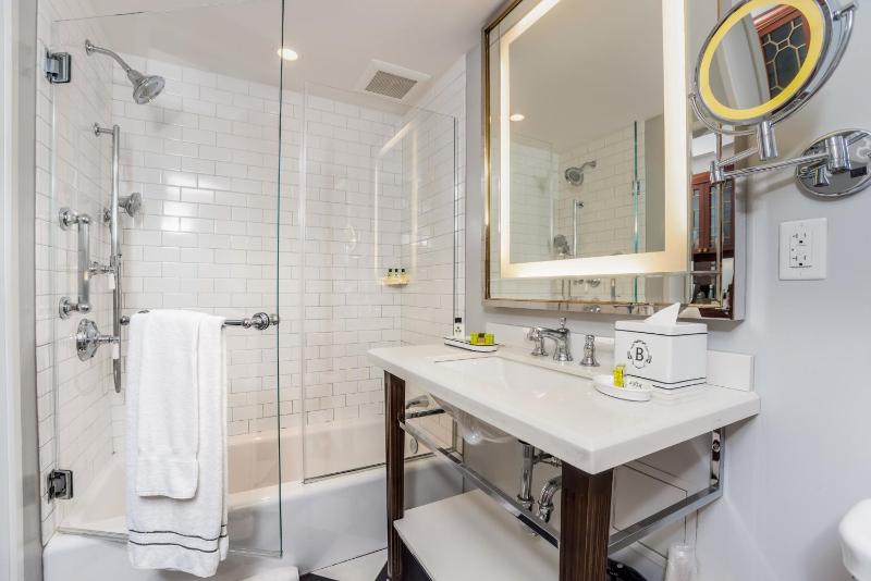 Classic Double Room with Two Double Beds image 2