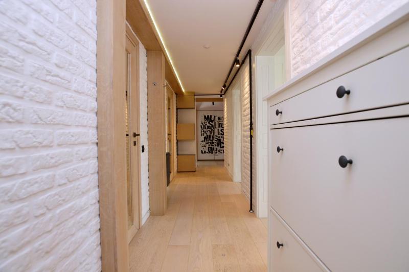 Chic & Stylish Victus Apartment near the Beach in Sopot By Noclegi Renters - image 9