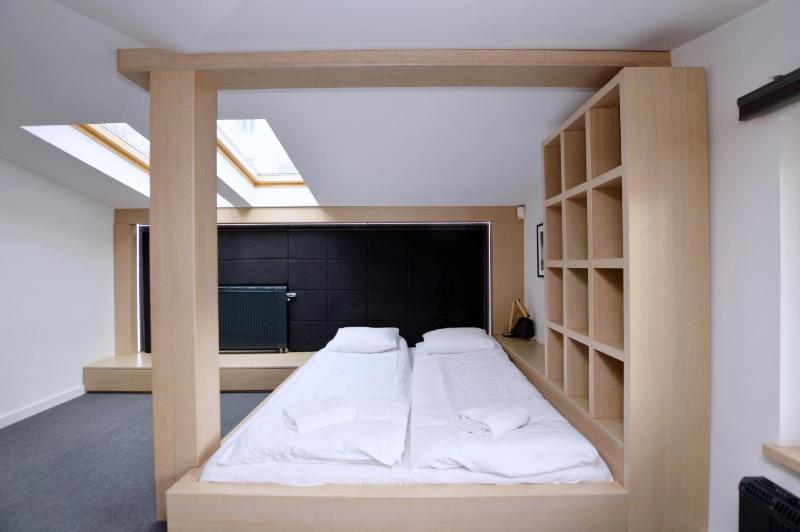 Chic & Stylish Victus Apartment near the Beach in Sopot By Noclegi Renters - image 13