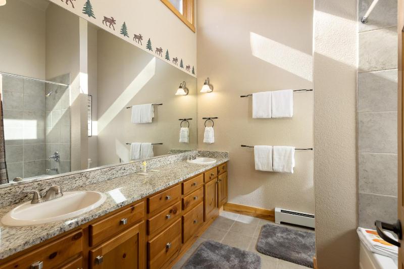8767 Trappers Crossing condo - image 29