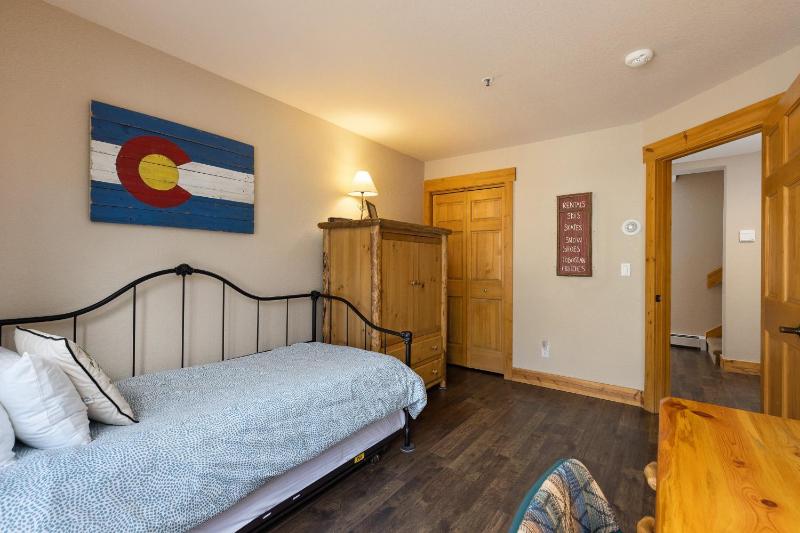 8767 Trappers Crossing condo - image 6