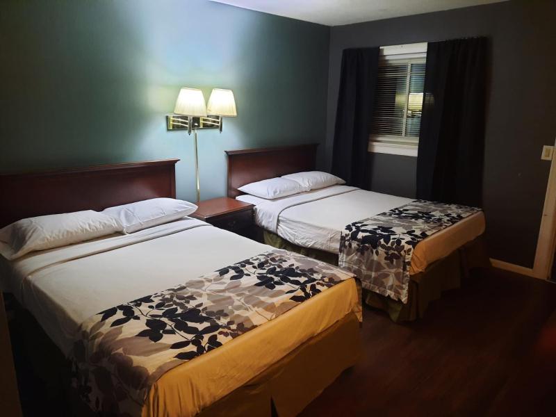 Double Room image 3