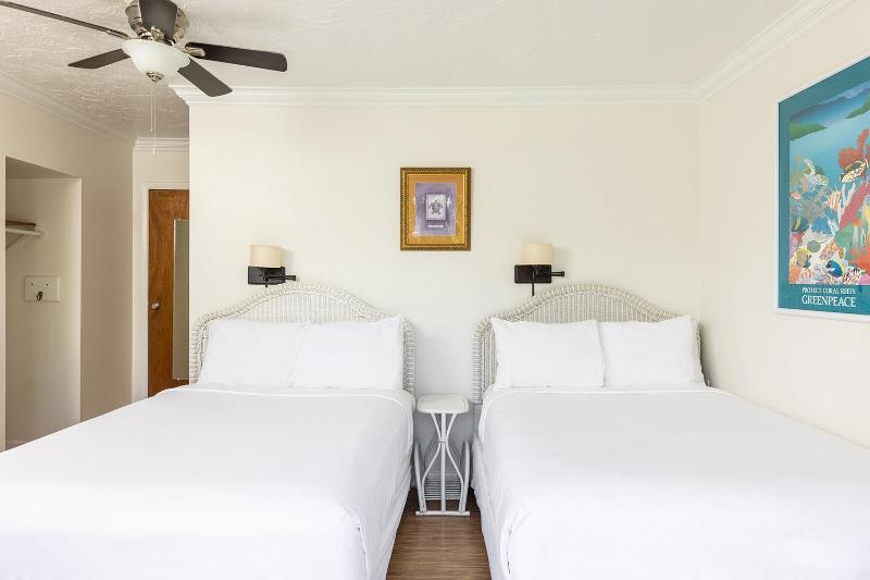 Double Room image 3