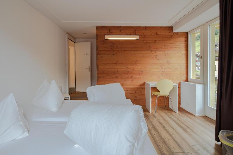 Double Room with Balcony image 4