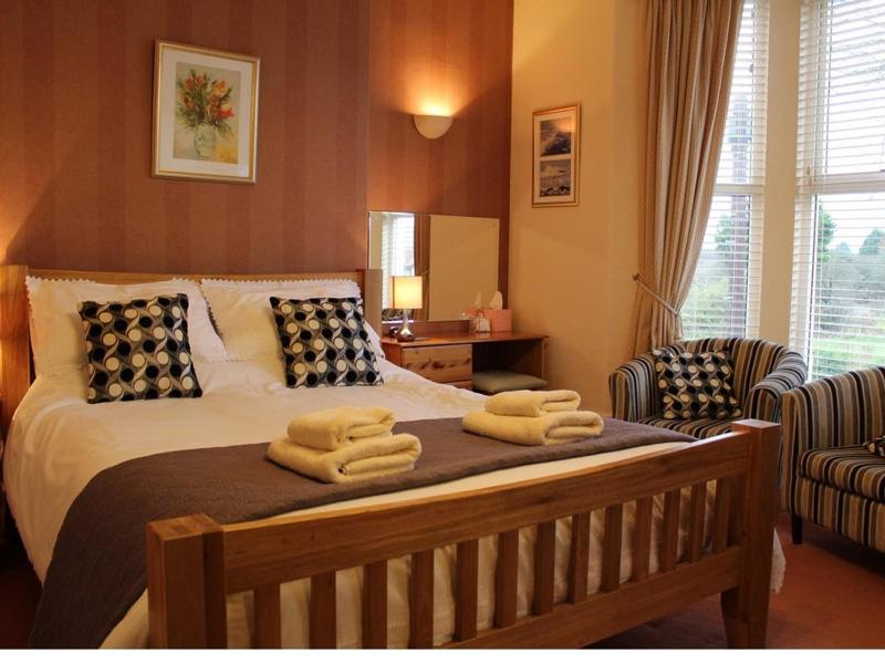 Standard King Room image 1
