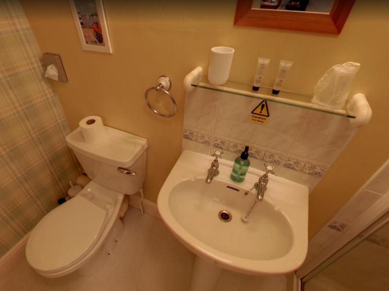 Standard Family Room image 2