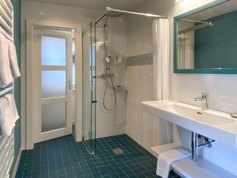 Double Room with Lake View image 1