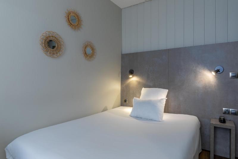 Single Room image 3