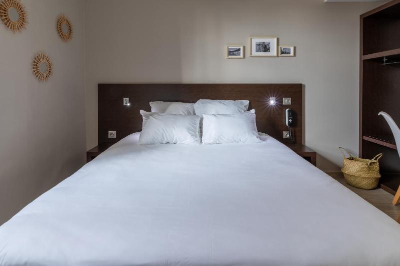 Small Double Room image 1