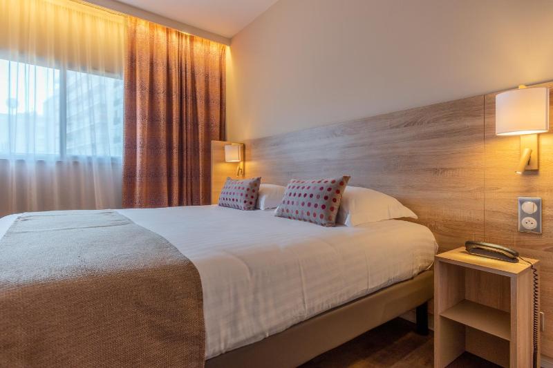 Double Room image 4