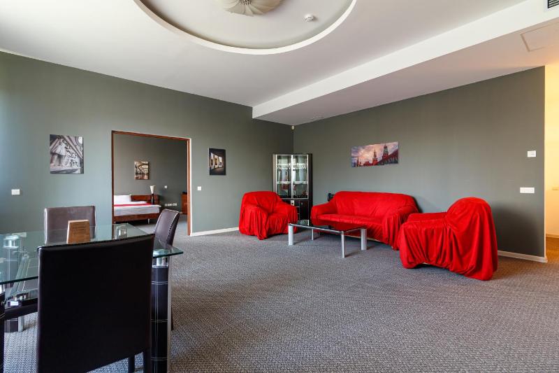 Executive Suite image 4