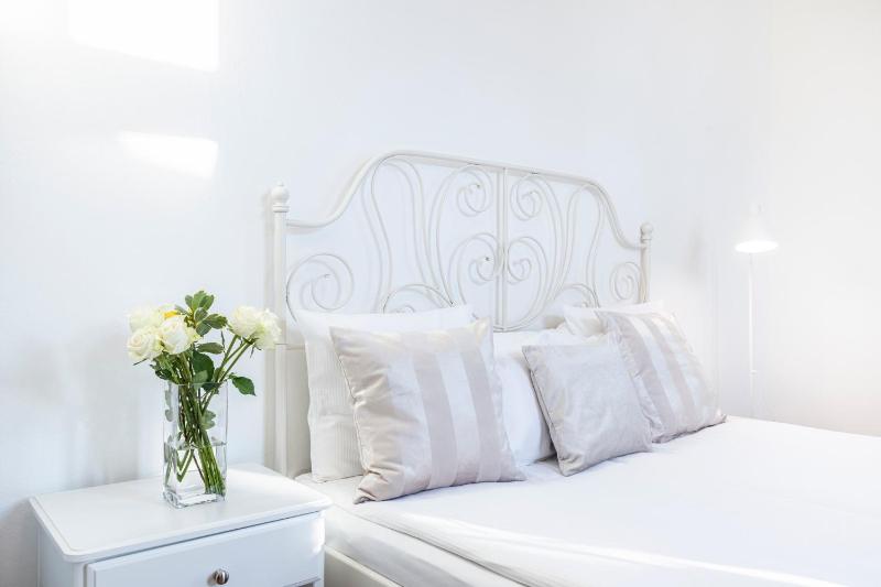 Riviera Residence Apartments - image 6