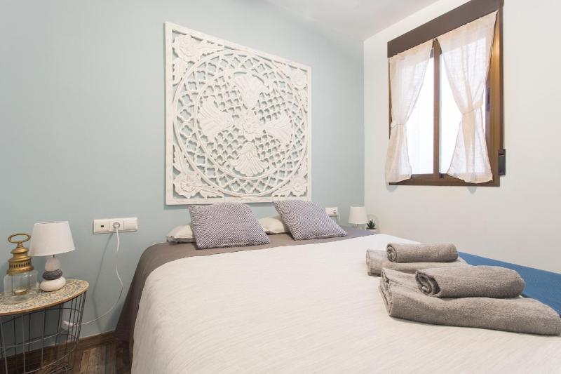 Sky is blue Granada with private parking included - image 13