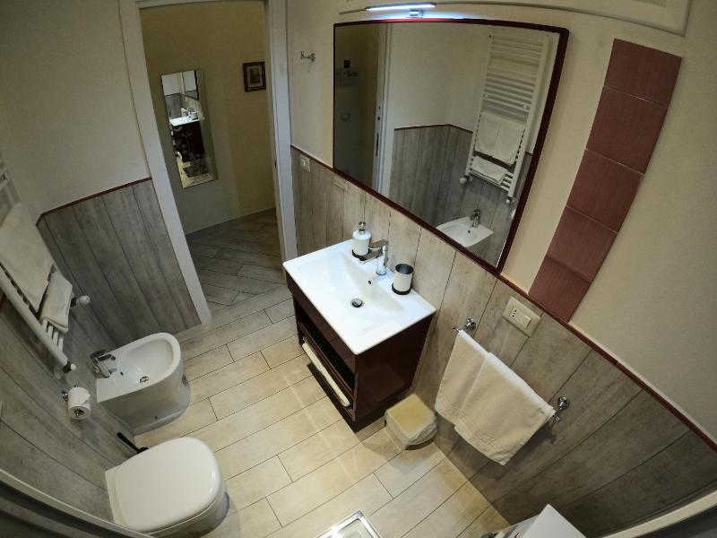 Double Room image 4