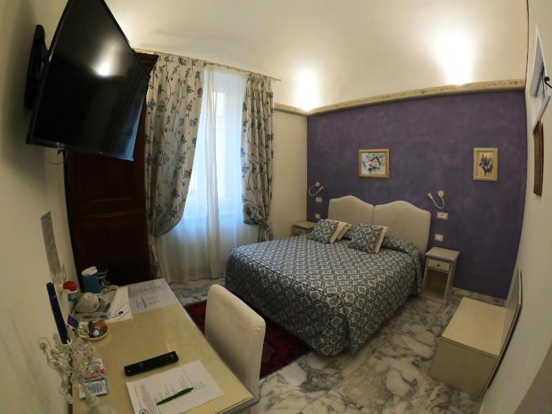 Double Room image 1