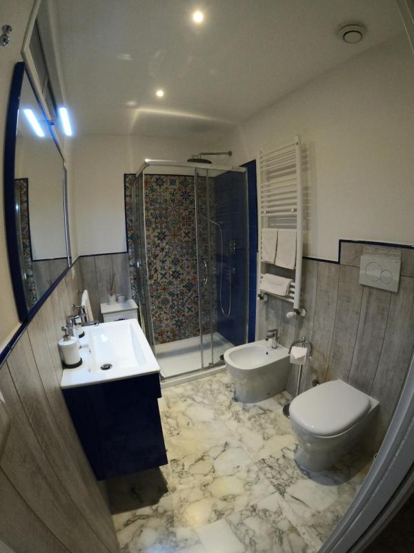 Double or Twin Room image 3