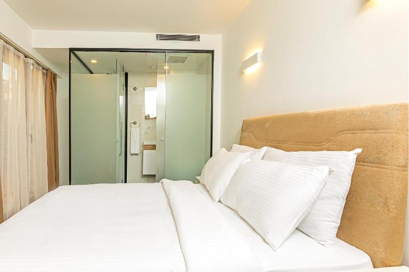 Superior Double Room image 1
