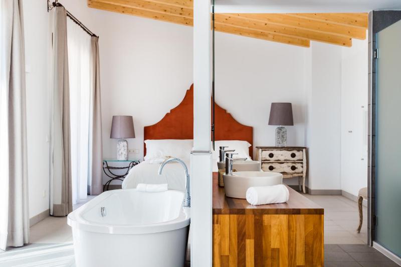 Superior Suite image 2