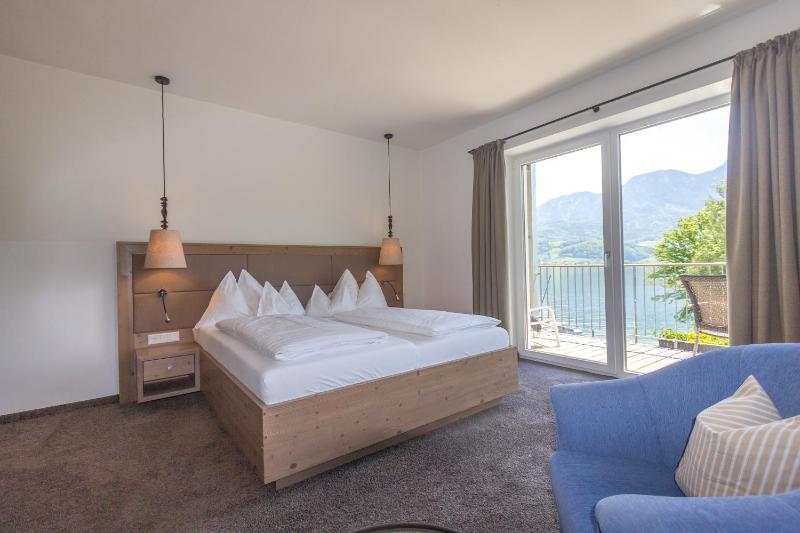  Double Room Landhaus with Balcony and  Lake View image 1