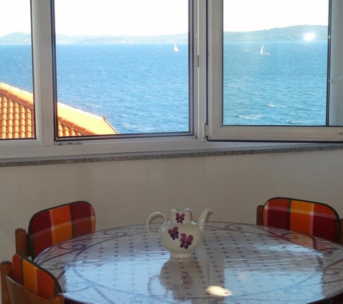 Ferienwohnung in Okrug Gornji mit Meerblick Terrasse Klimaanlage W-LAN 5046-3 - image 1