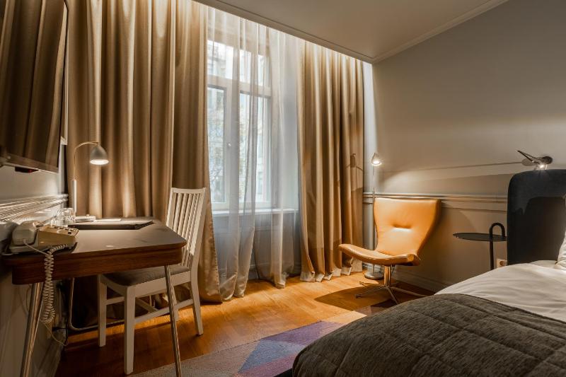 Standard Double Room image 2