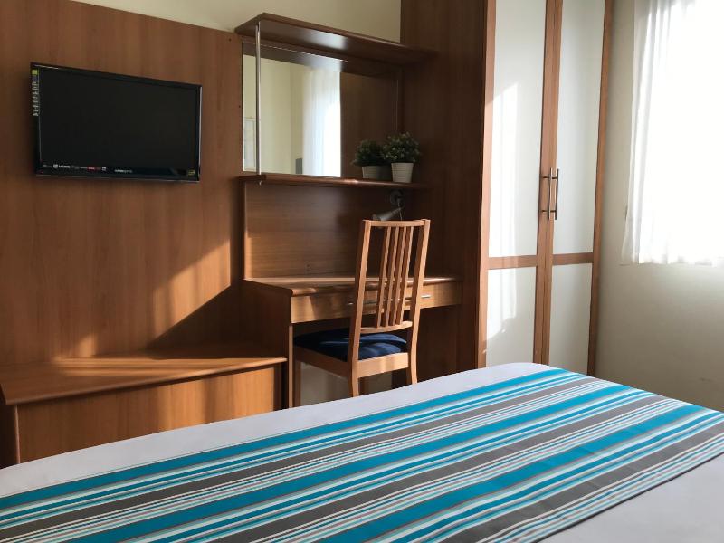 Double Room with Extra Bed image 3